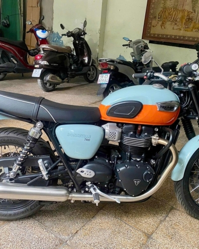 [T3/2025] Triumph Bonneville T100 2023 Tangerine Orange/Meridan Blue