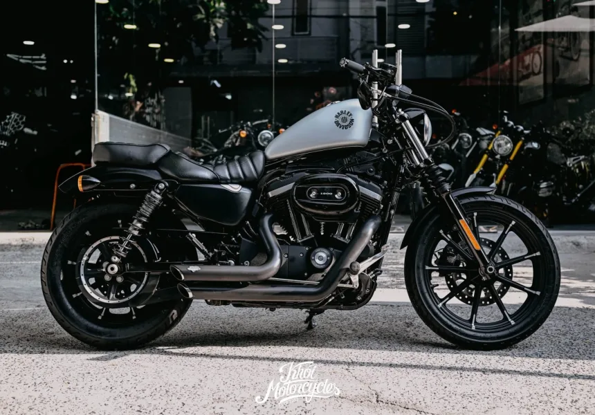 Harley Davidson Iron 883 2020 màu Barracuda Silver Denim odo 7k miles