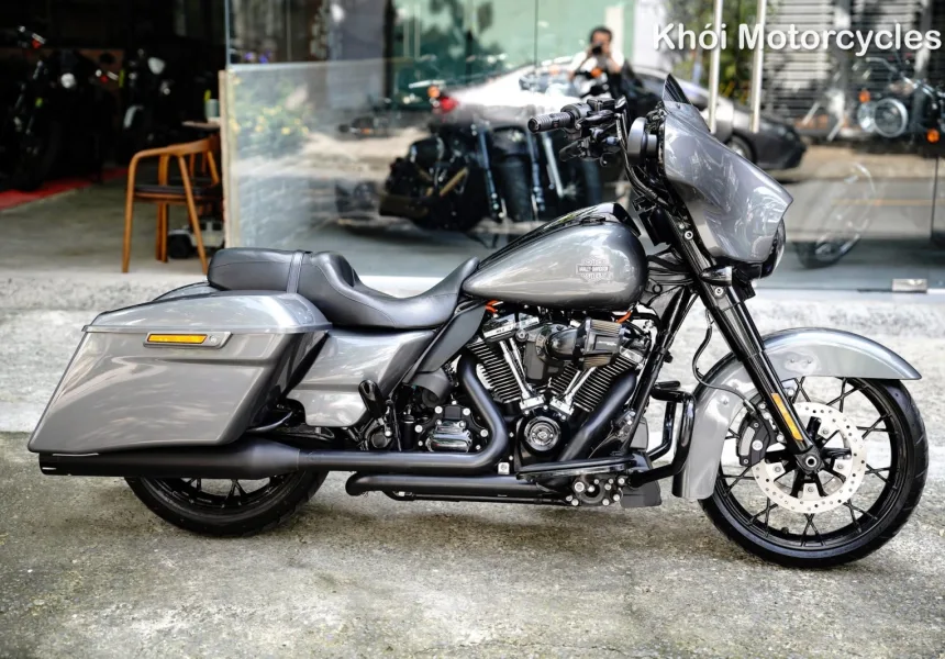 Harley Davidson Street Glide 2021 màu Gauntlet Grey Odo 6k miles