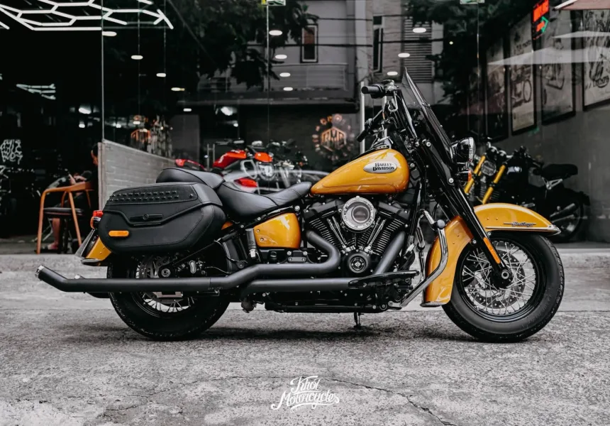 Harley Davidson Softail Heritage 2023 bản Prospect Gold siêu lướt 1k miles