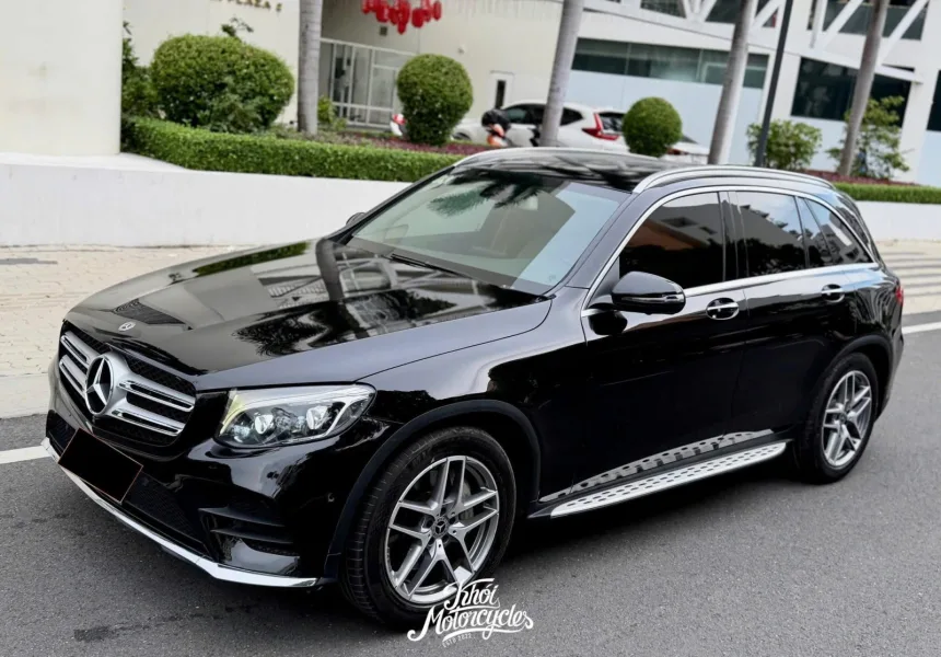 Mercedes GLC300 model 2019 odo 7v7 km