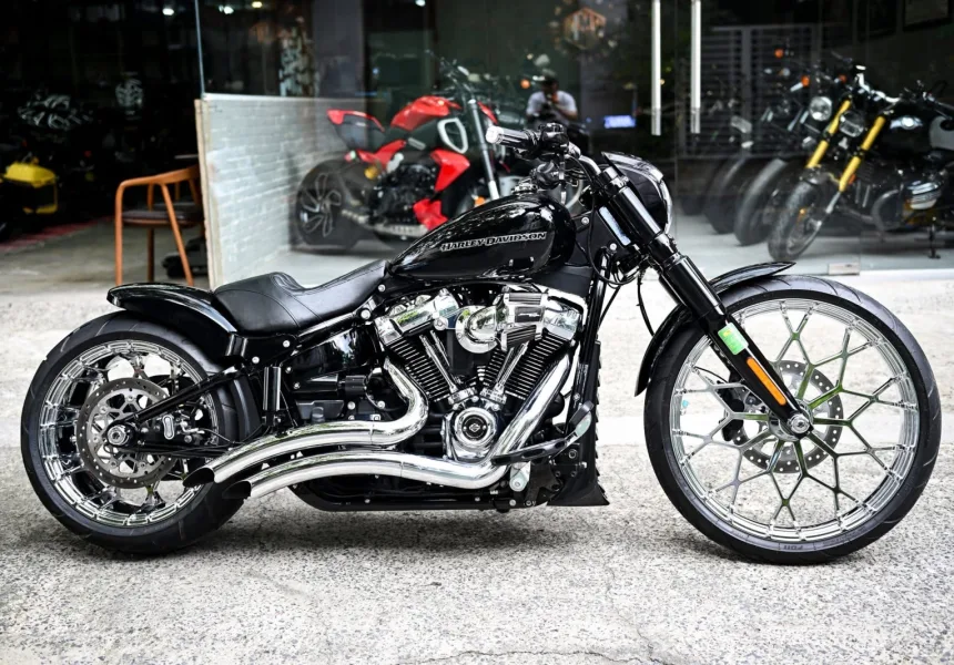 Harley Davidson Softail Breakout 2020 odo 8k miles