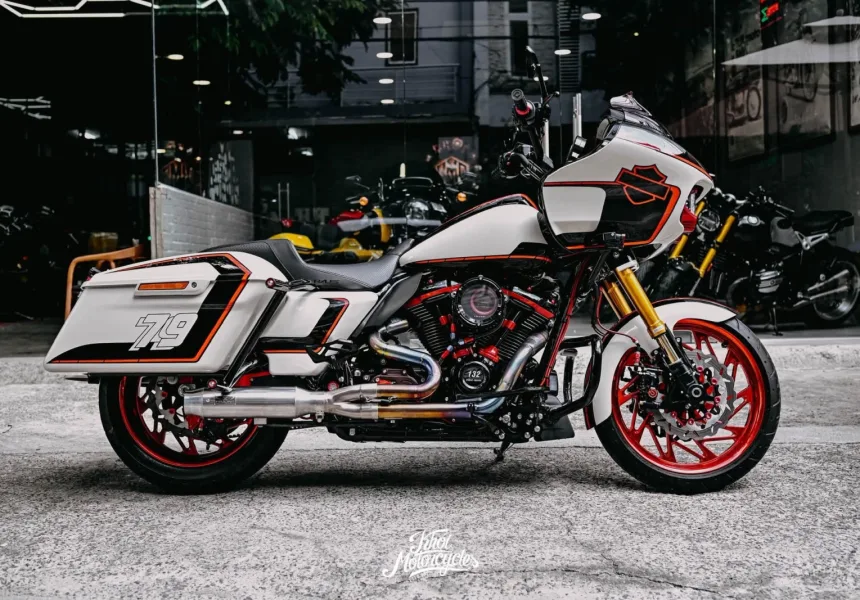 Harley Davidson Road Glide Special 2022 đi lướt 2k km vào 900 triệu tiền đồ chơi