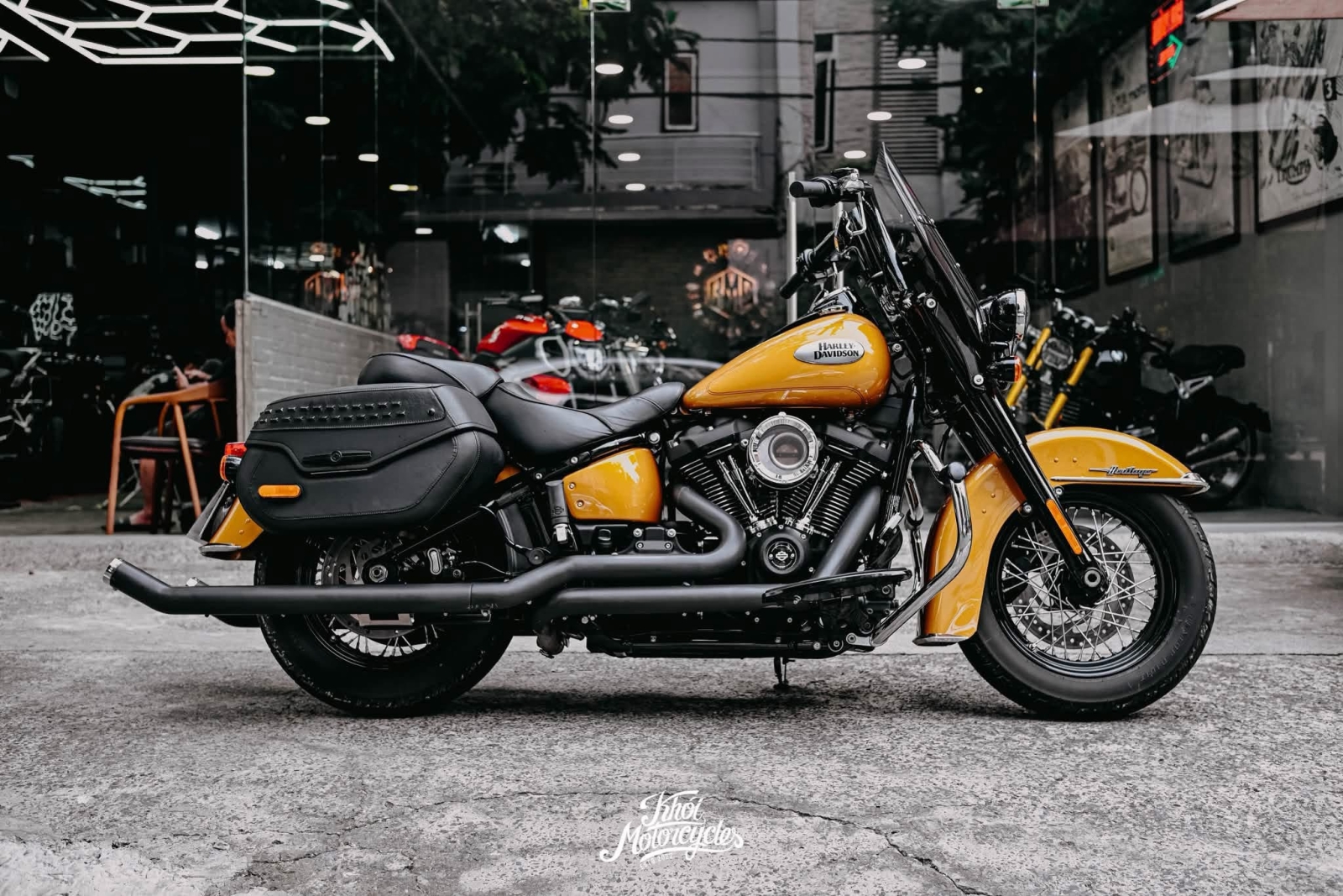 Harley Davidson Softail Heritage 2023 bản Prospect Gold siêu lướt 1k miles