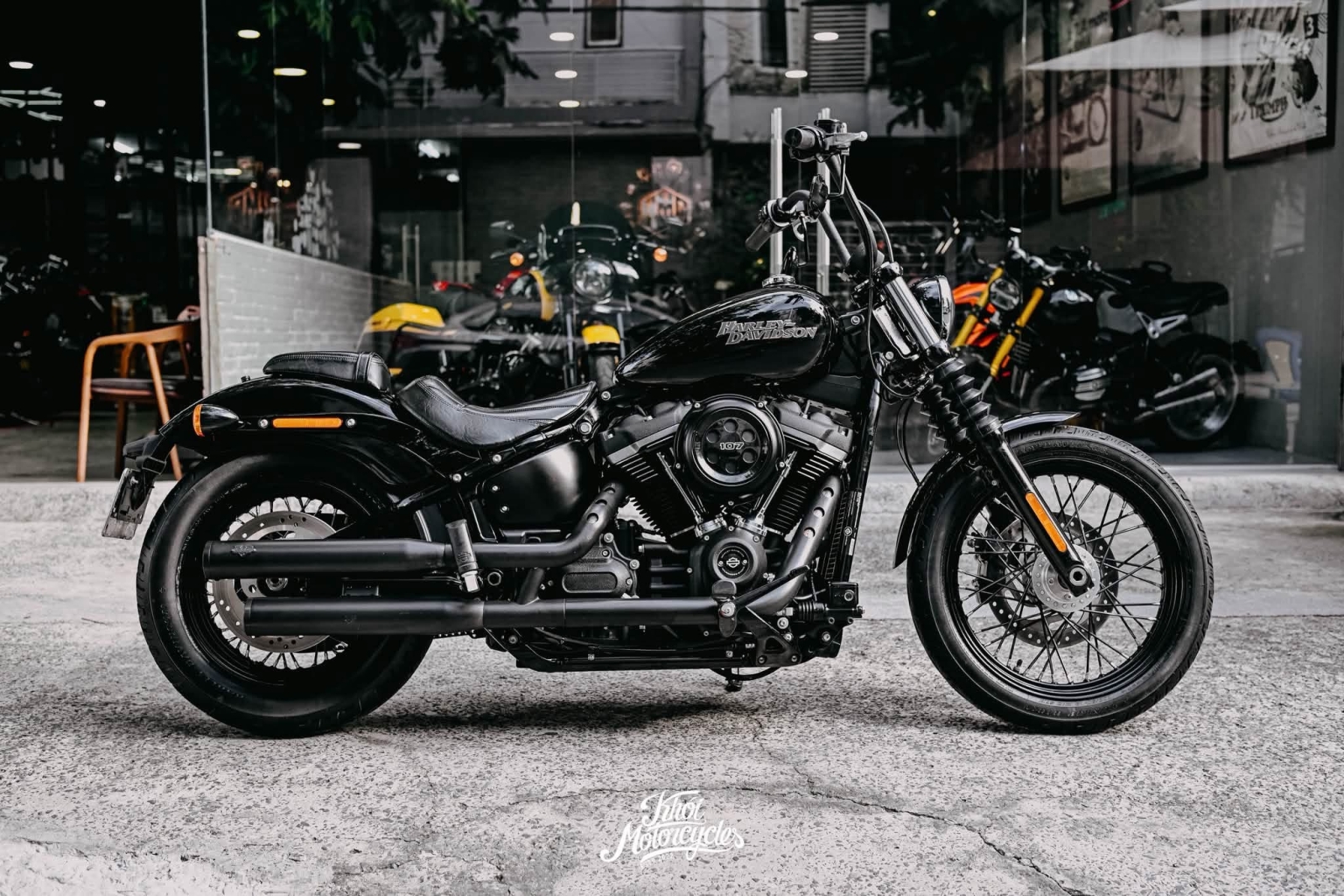 Harley Davidson Softail Street Bob 2019 odo 9k km